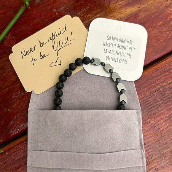 Go Your Own Way: Aromatherapy Diffuser Bracelet - Picture 5 of 5